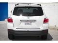 Blizzard White Pearl - Highlander V6 Photo No. 9