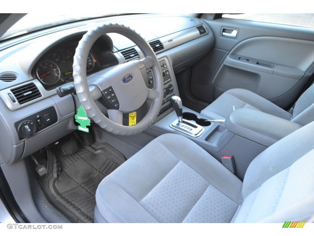 2005 Ford Five Hundred SE Interior Color Photos