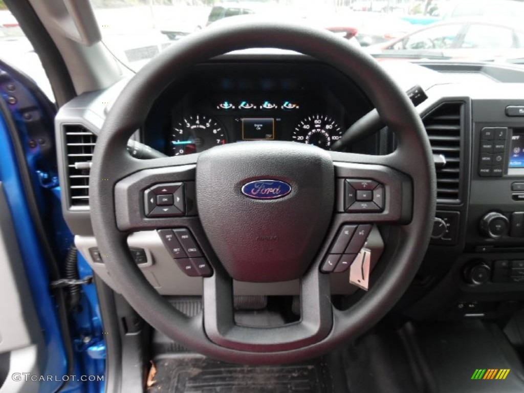 2015 Ford F150 XLT SuperCrew 4x4 Medium Earth Gray Steering Wheel Photo #107915370
