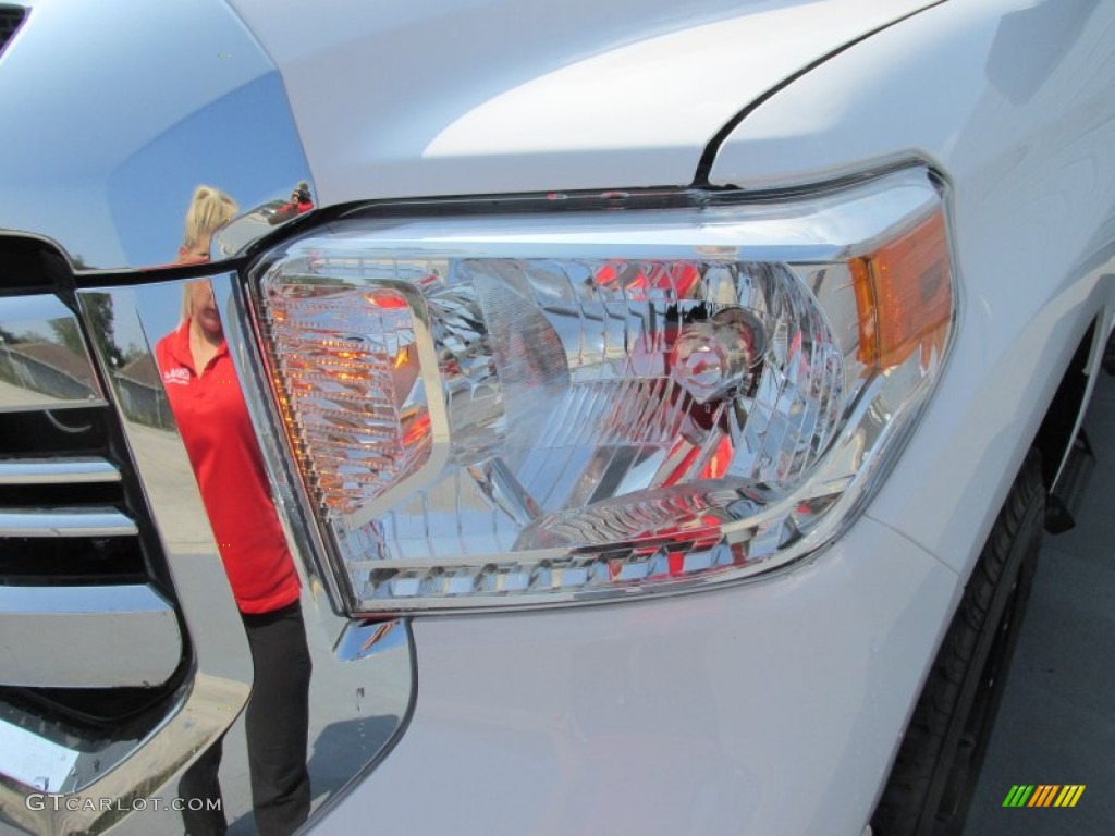 2016 Tundra TSS CrewMax - Super White / Graphite photo #9