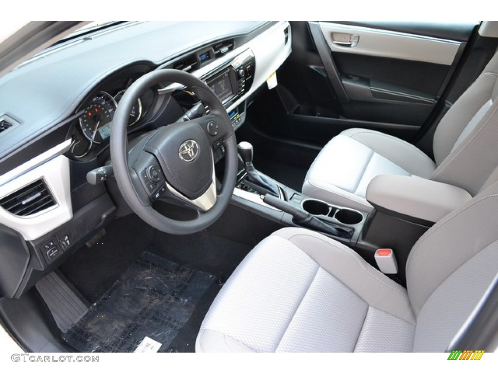 2016 Corolla LE - Super White / Ash photo #5