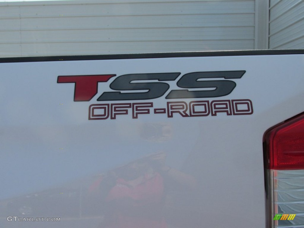 2016 Toyota Tundra TSS CrewMax Marks and Logos Photo #107916681