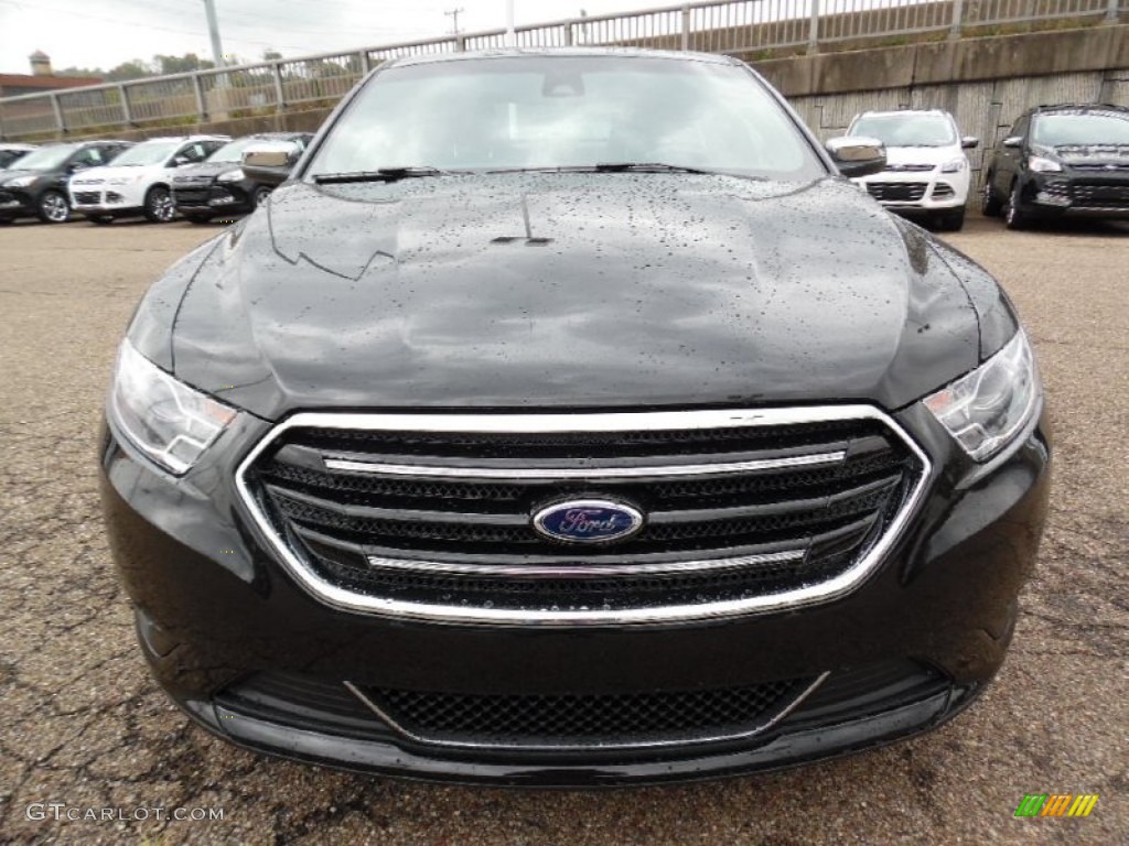 2015 Taurus Limited AWD - Tuxedo Black Metallic / Charcoal Black photo #7