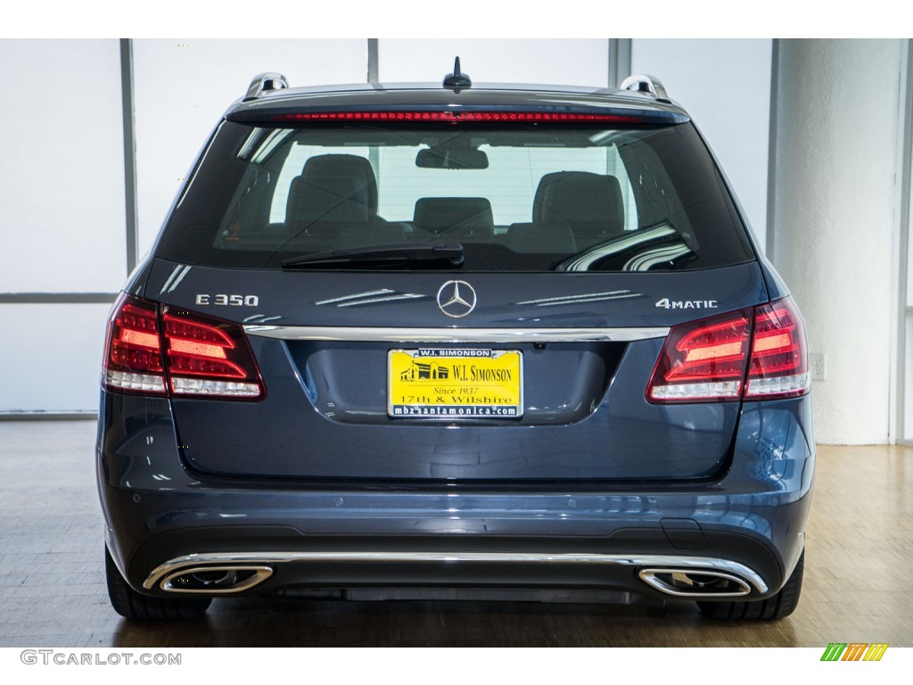 2016 E 350 4Matic Wagon - Indigo Blue Metallic / Black photo #4