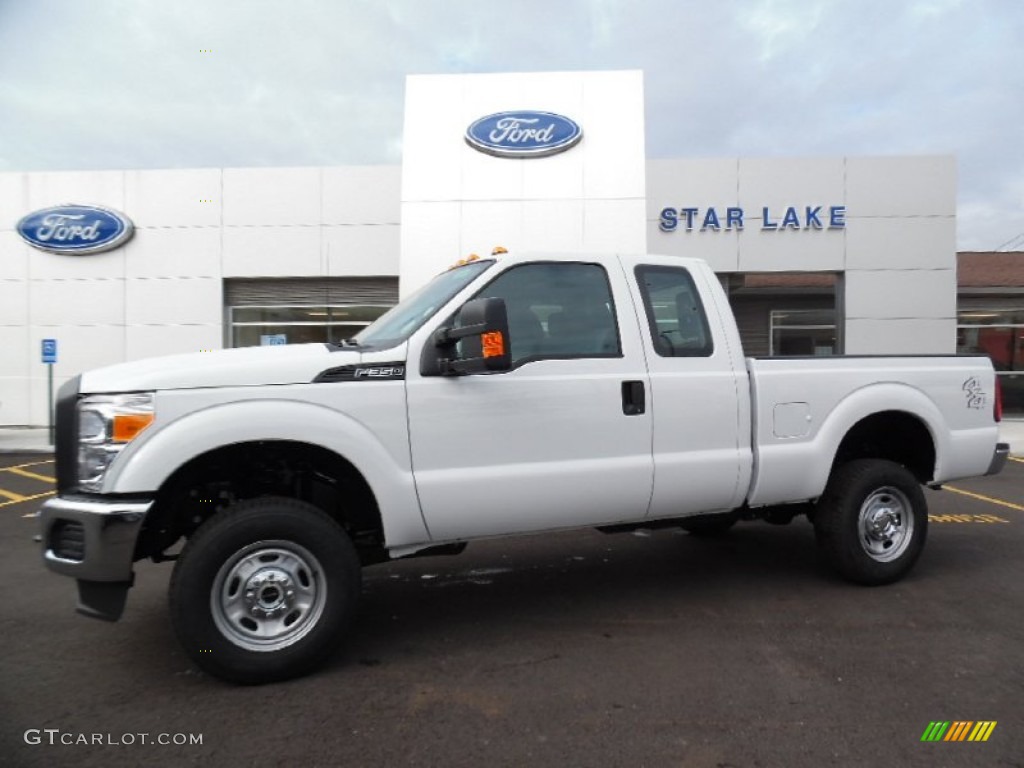 2016 F350 Super Duty XL Super Cab 4x4 - Oxford White / Steel photo #1