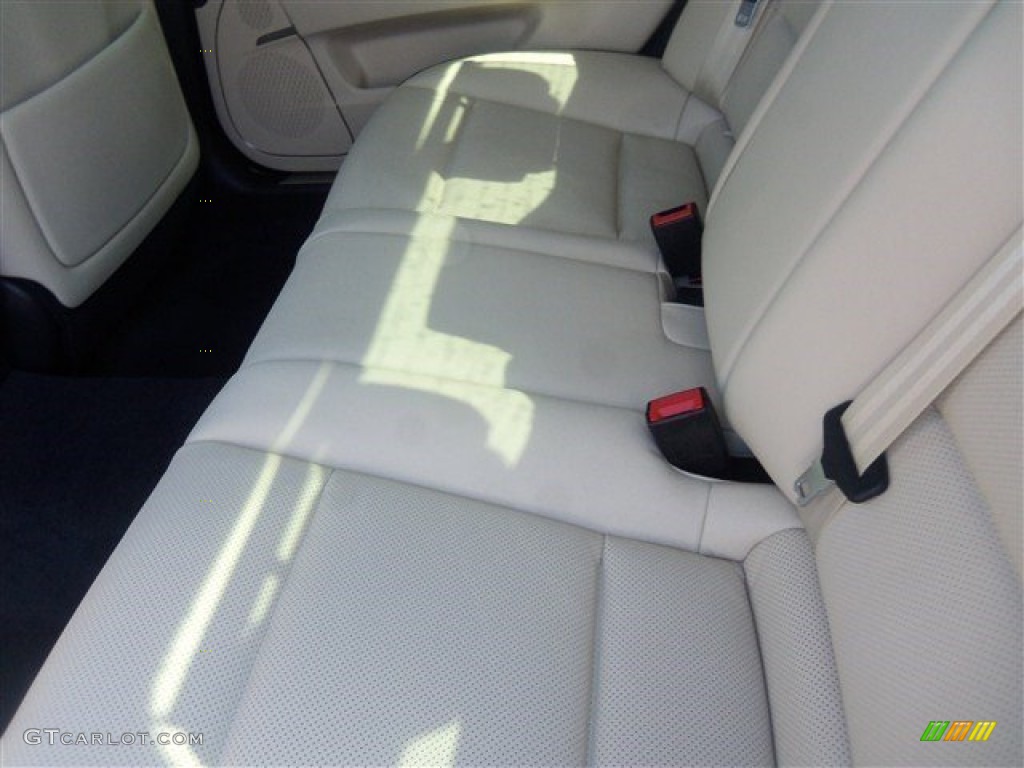 2016 Hyundai Equus Signature Rear Seat Photos