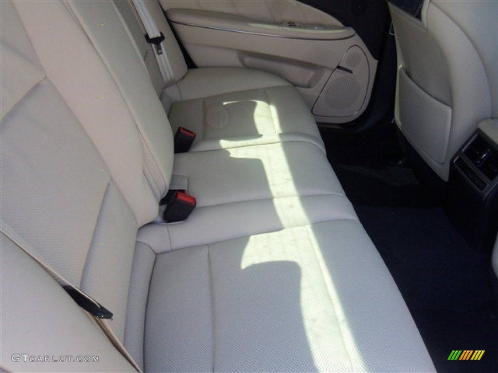 2016 Hyundai Equus Ultimate Rear Seat Photo #107929699