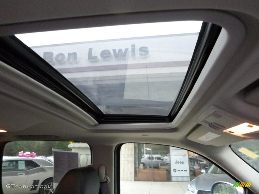 2011 Avalanche LTZ 4x4 - Sheer Silver Metallic / Ebony photo #6