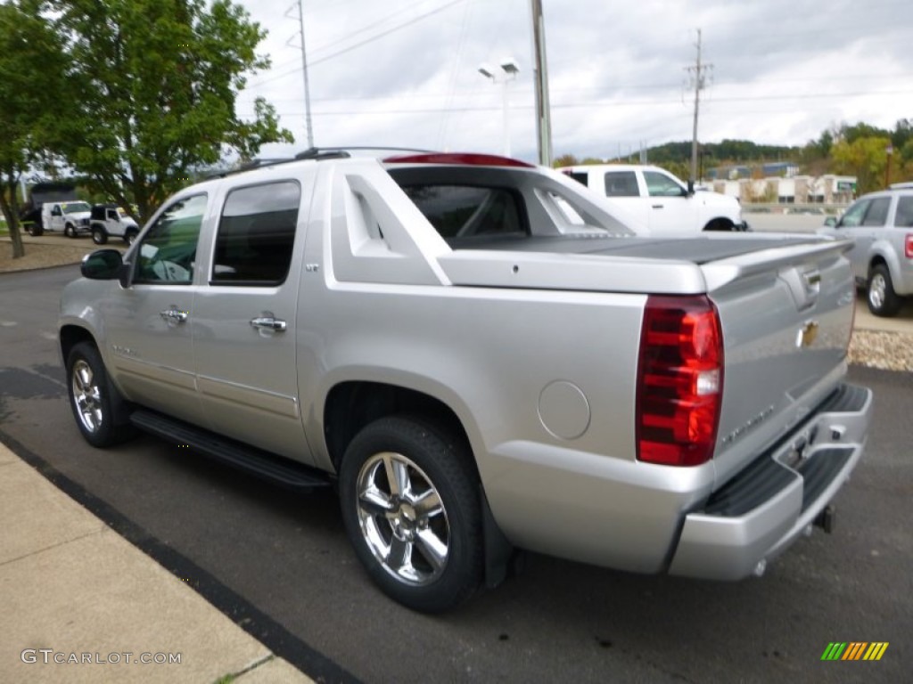 2011 Avalanche LTZ 4x4 - Sheer Silver Metallic / Ebony photo #11