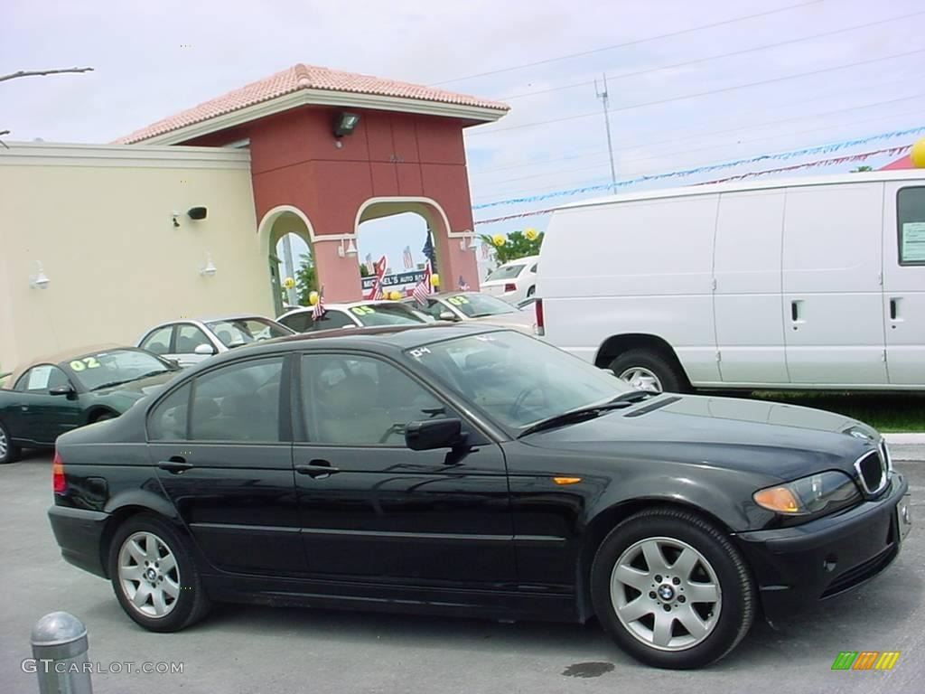 2004 3 Series 325i Sedan - Jet Black / Sand photo #2