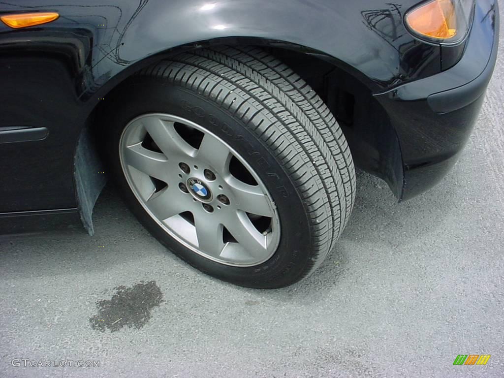2004 3 Series 325i Sedan - Jet Black / Sand photo #15