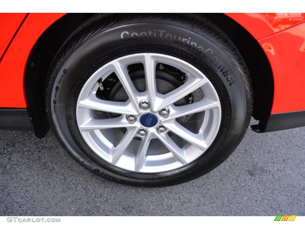 2015 Focus SE Sedan - Race Red / Charcoal Black photo #5