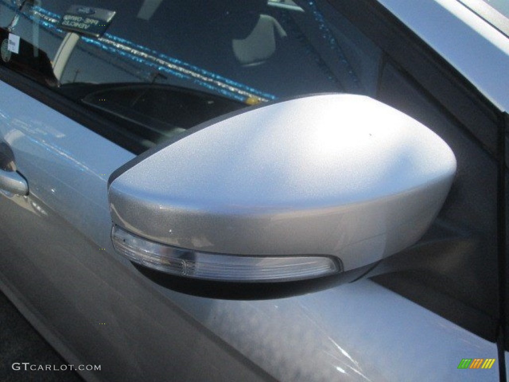 2015 Focus SE Hatchback - Ingot Silver Metallic / Charcoal Black photo #4