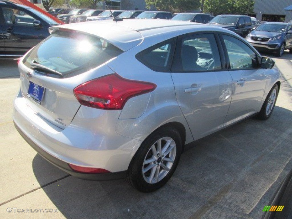 2015 Focus SE Hatchback - Ingot Silver Metallic / Charcoal Black photo #5