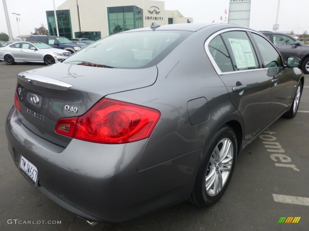 2015 Q40 Sedan - Graphite Shadow / Graphite photo #14