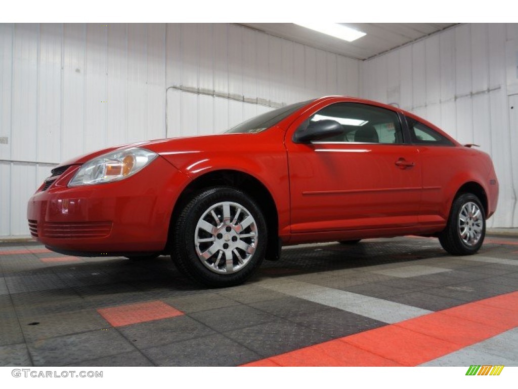 2005 Cobalt Coupe - Victory Red / Gray photo #2