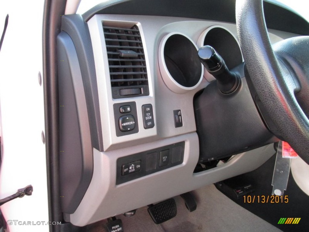2009 Tundra SR5 Double Cab - Super White / Graphite Gray photo #38