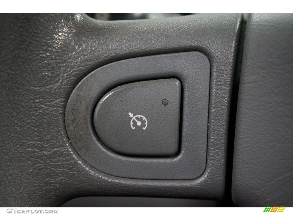 2005 ION 3 Sedan - Storm Gray / Gray photo #23