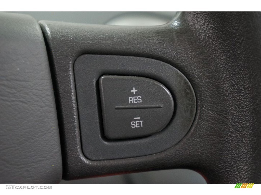 2005 ION 3 Sedan - Storm Gray / Gray photo #24