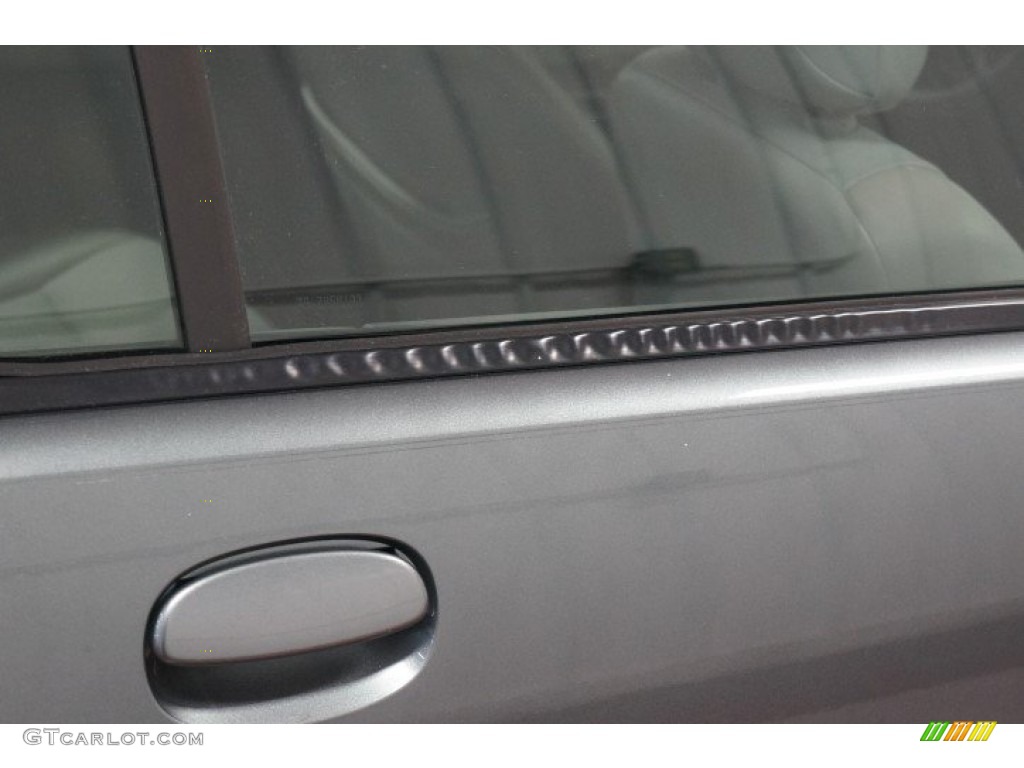 2005 ION 3 Sedan - Storm Gray / Gray photo #47