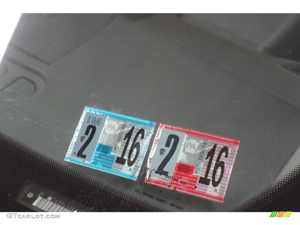 2005 ION 3 Sedan - Storm Gray / Gray photo #65