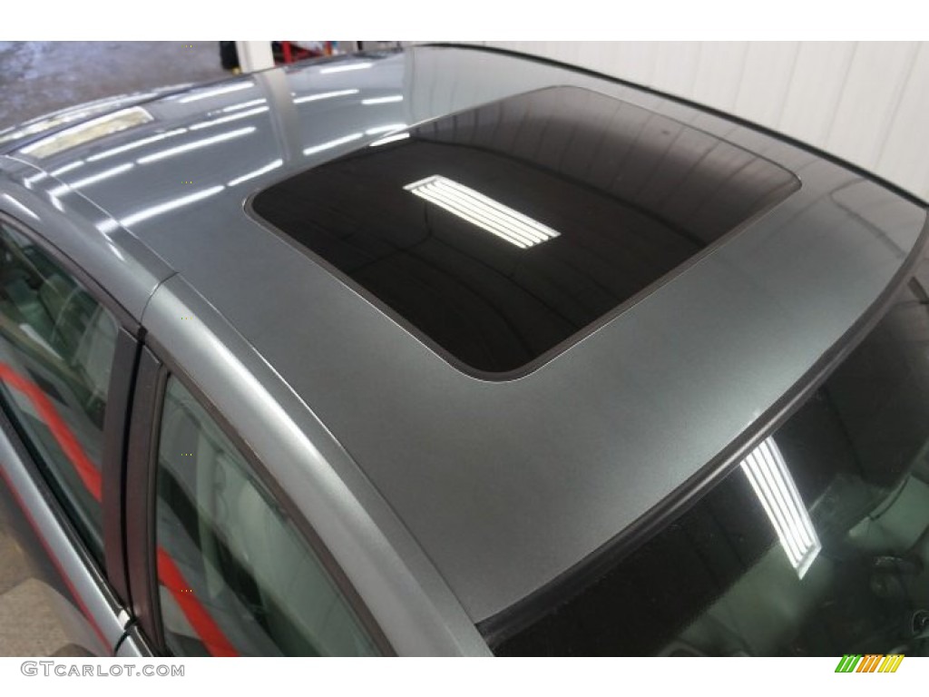 2005 ION 3 Sedan - Storm Gray / Gray photo #73