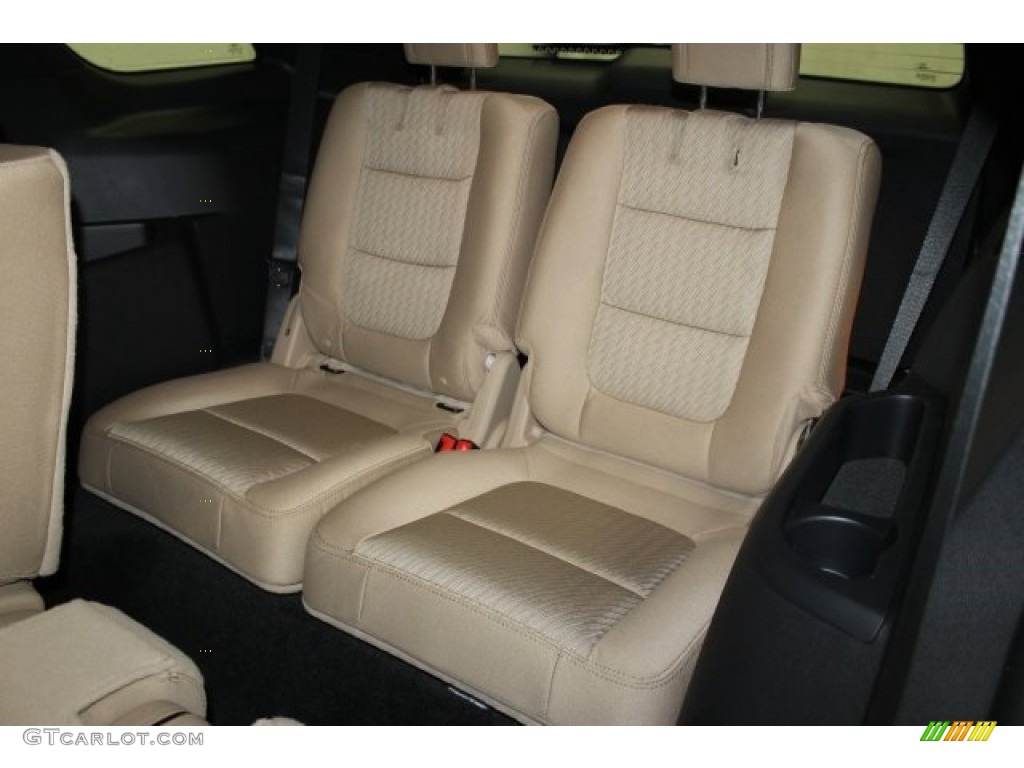 2016 Ford Explorer 4WD Rear Seat Photos