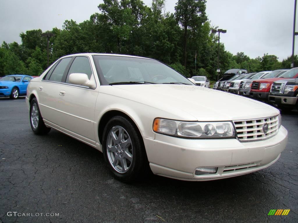 2001 Seville STS - White Diamond / Oatmeal photo #1