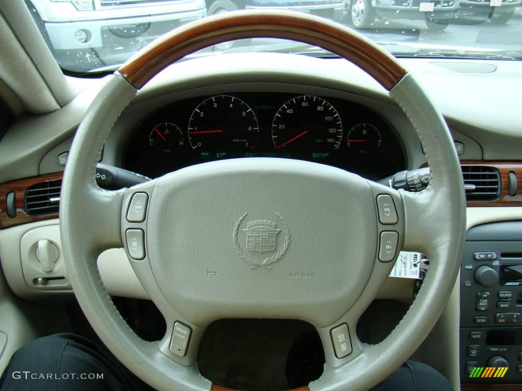 2001 Seville STS - White Diamond / Oatmeal photo #20