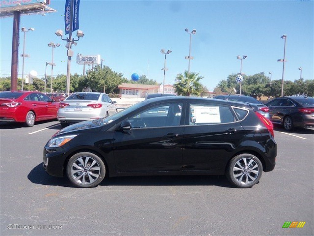 Ultra Black 2016 Hyundai Accent SE Hatchback Exterior Photo #107954276