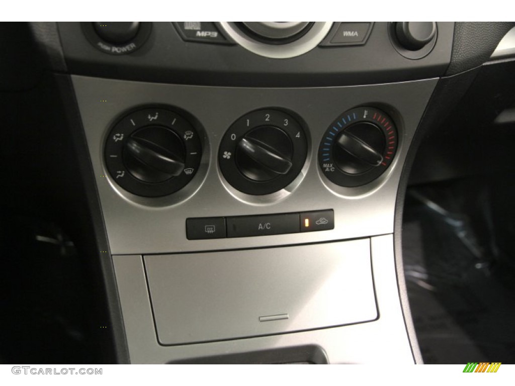 2010 Mazda MAZDA3 s Sport 4 Door Controls Photo #107957459