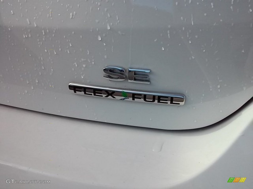 2015 Focus SE Hatchback - Oxford White / Charcoal Black photo #14