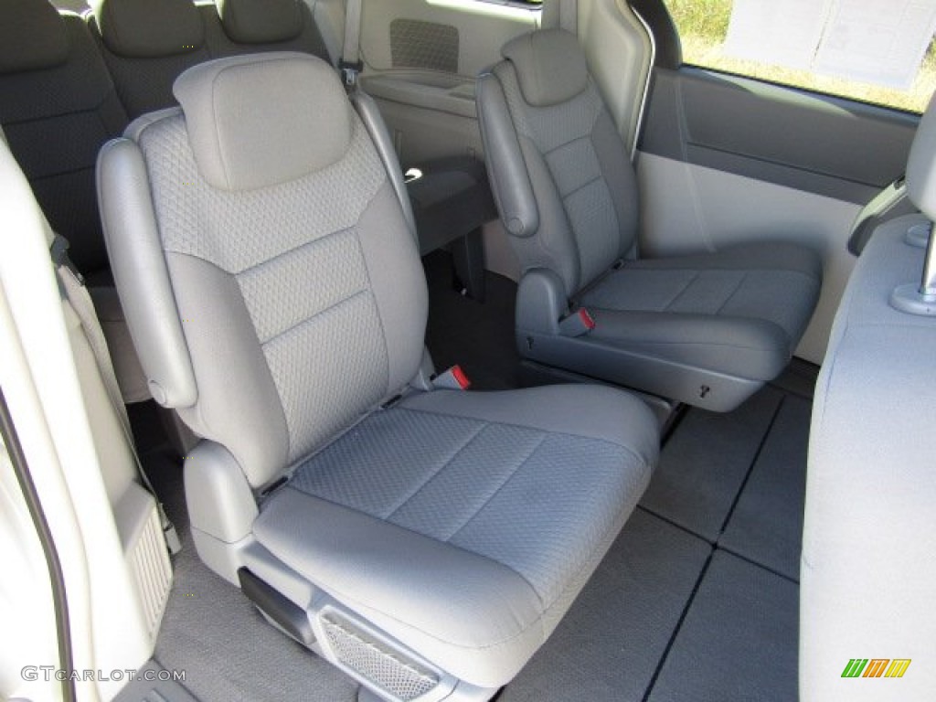 2010 Grand Caravan SXT - Stone White / Medium Slate Gray/Light Shale photo #22