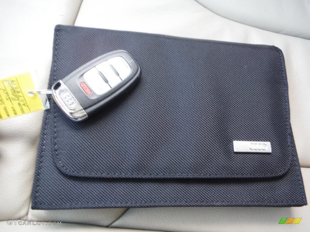 2011 Audi Q5 3.2 quattro Keys Photos