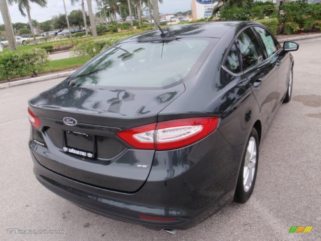 2015 Fusion SE - Guard Metallic / Charcoal Black photo #6