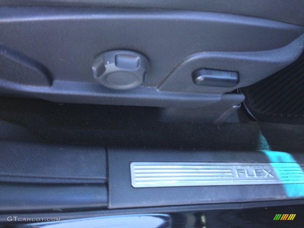 2012 Flex Limited AWD - Black / Charcoal Black photo #29