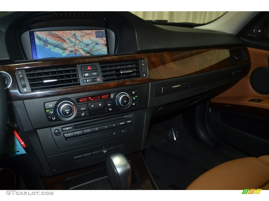 2011 BMW 3 Series 328i xDrive Sports Wagon Controls Photos