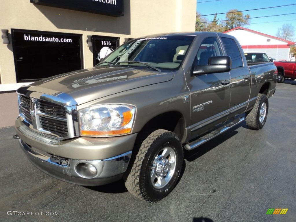 2006 Ram 2500 SLT Quad Cab 4x4 - Light Khaki Metallic / Khaki photo #1