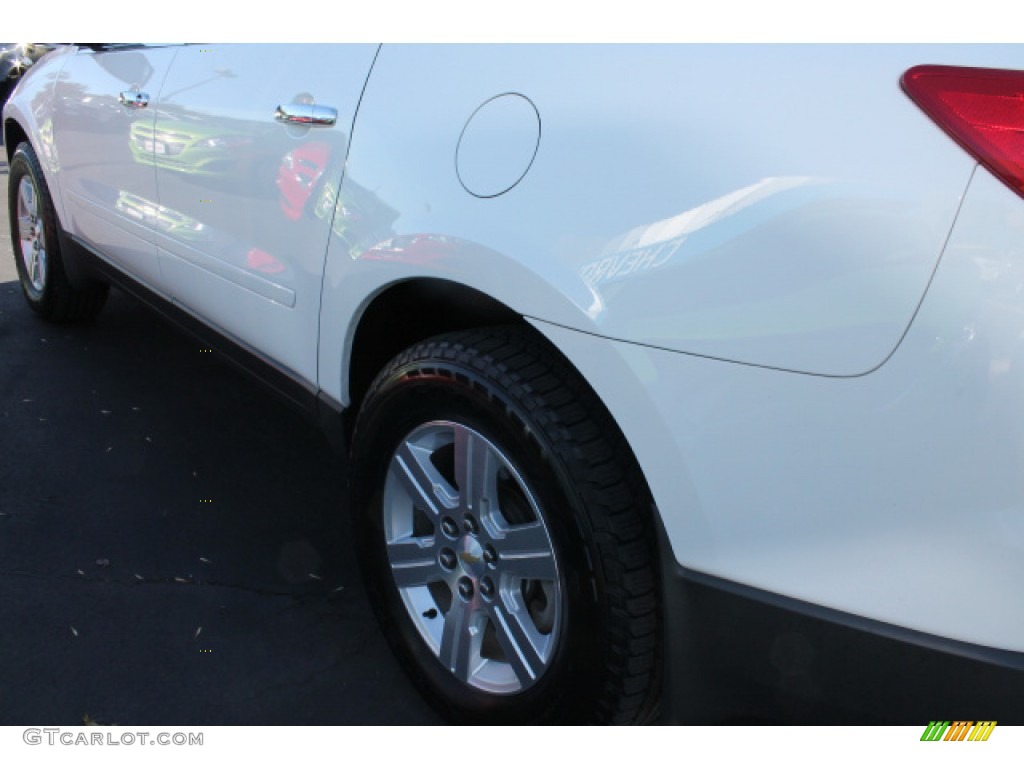 2011 Traverse LT - White / Dark Gray/Light Gray photo #4