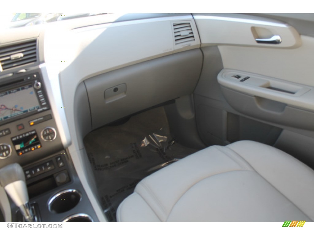 2011 Traverse LT - White / Dark Gray/Light Gray photo #13