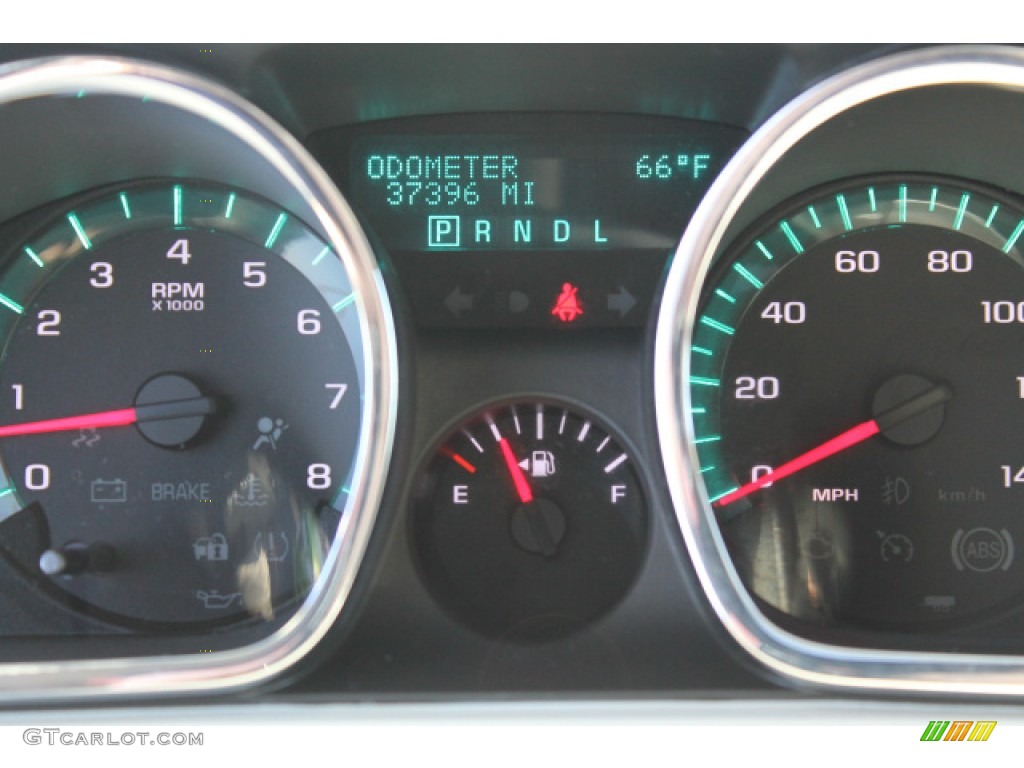 2011 Traverse LT - White / Dark Gray/Light Gray photo #14