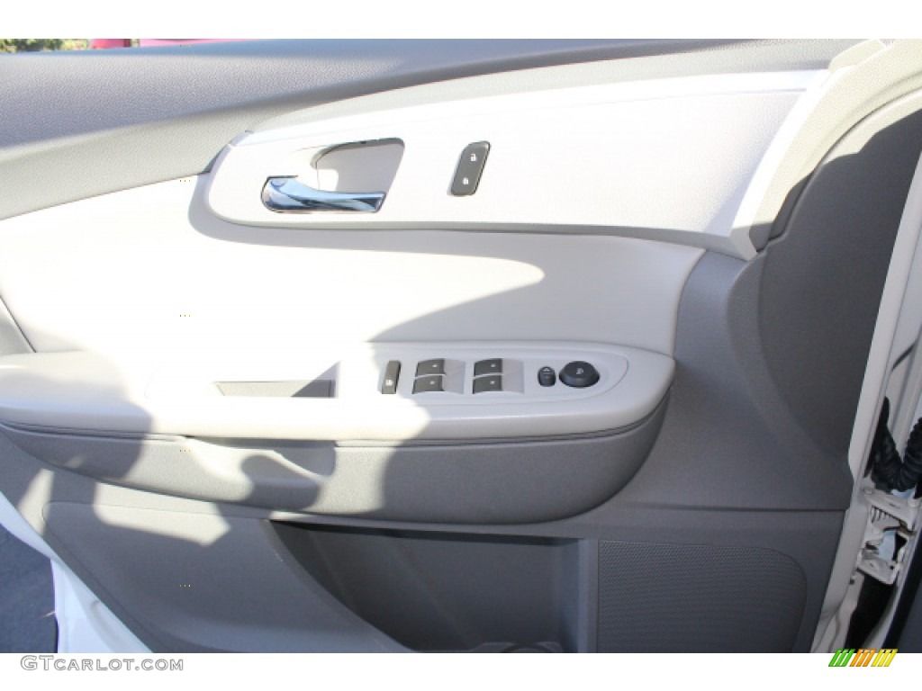 2011 Traverse LT - White / Dark Gray/Light Gray photo #15