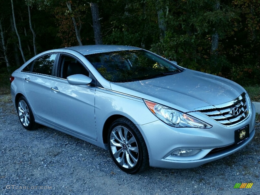 2011 Sonata SE - Radiant Silver / Gray photo #3