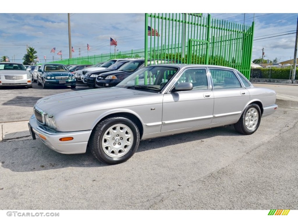 2001 XJ XJ8 - Platinum Silver Metallic / Ivory photo #4