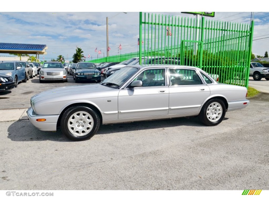 2001 XJ XJ8 - Platinum Silver Metallic / Ivory photo #5