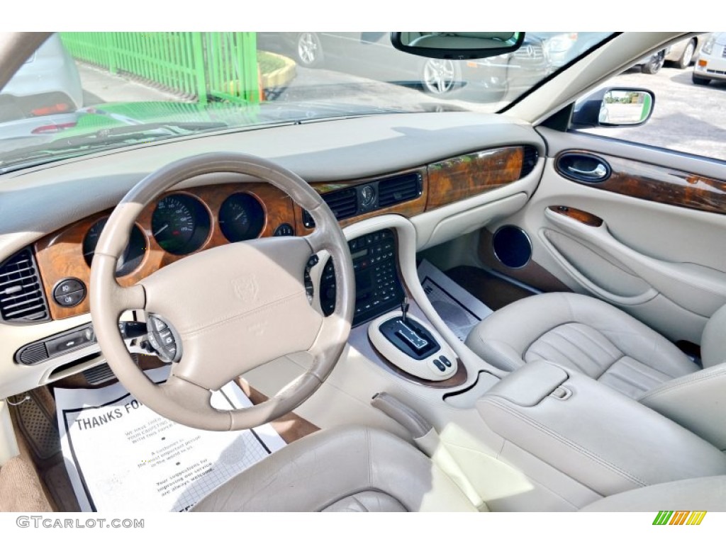 2001 XJ XJ8 - Platinum Silver Metallic / Ivory photo #17