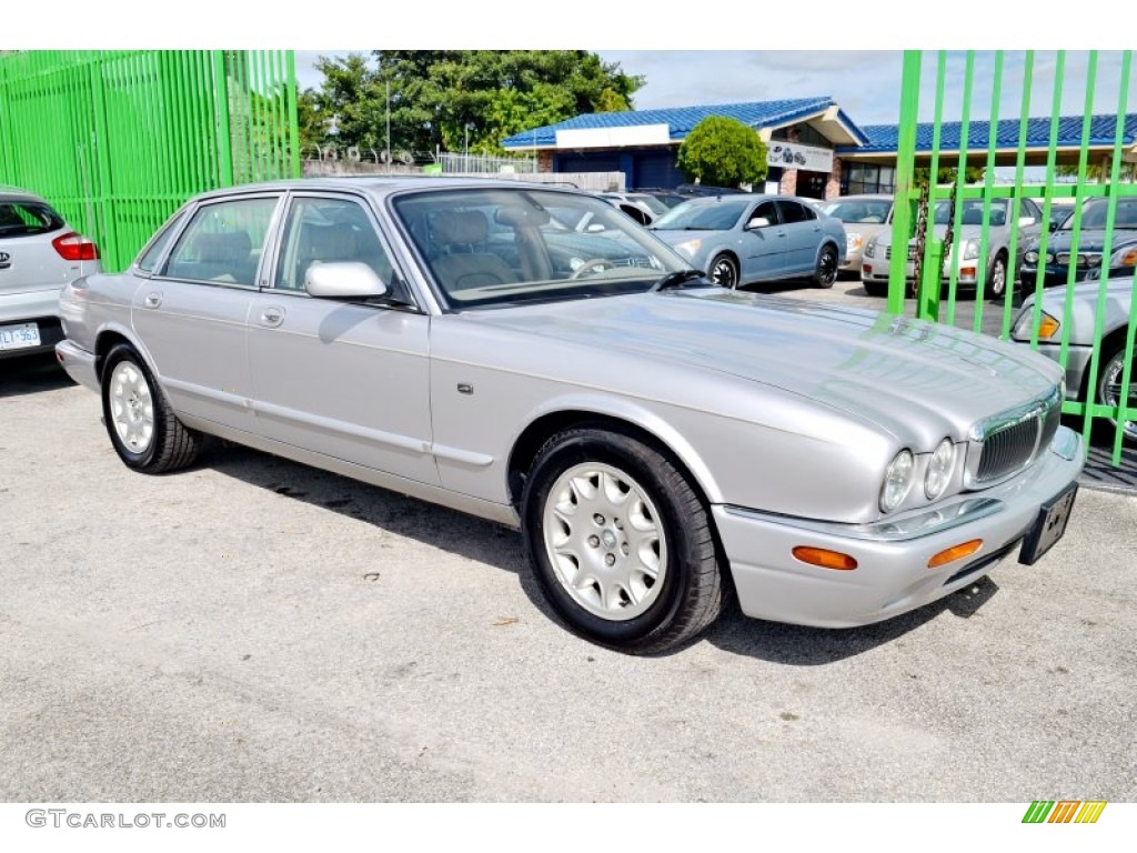 2001 XJ XJ8 - Platinum Silver Metallic / Ivory photo #29