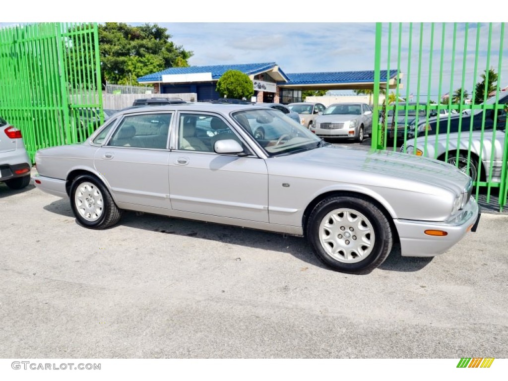 2001 XJ XJ8 - Platinum Silver Metallic / Ivory photo #30