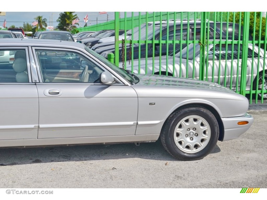2001 XJ XJ8 - Platinum Silver Metallic / Ivory photo #32
