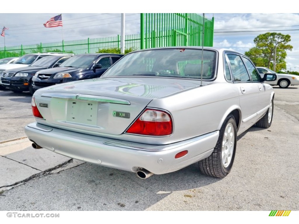 2001 XJ XJ8 - Platinum Silver Metallic / Ivory photo #36